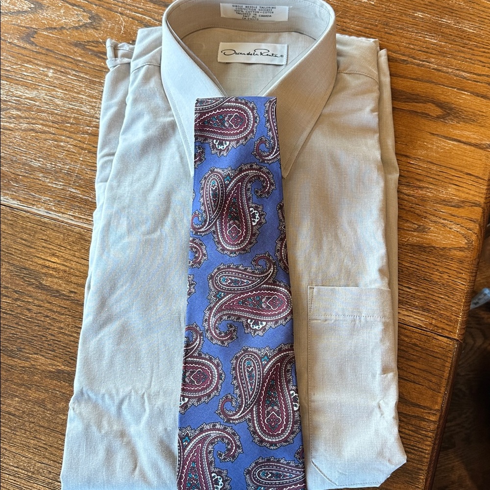 New Oscar’s de la renta dress shirt with tie
